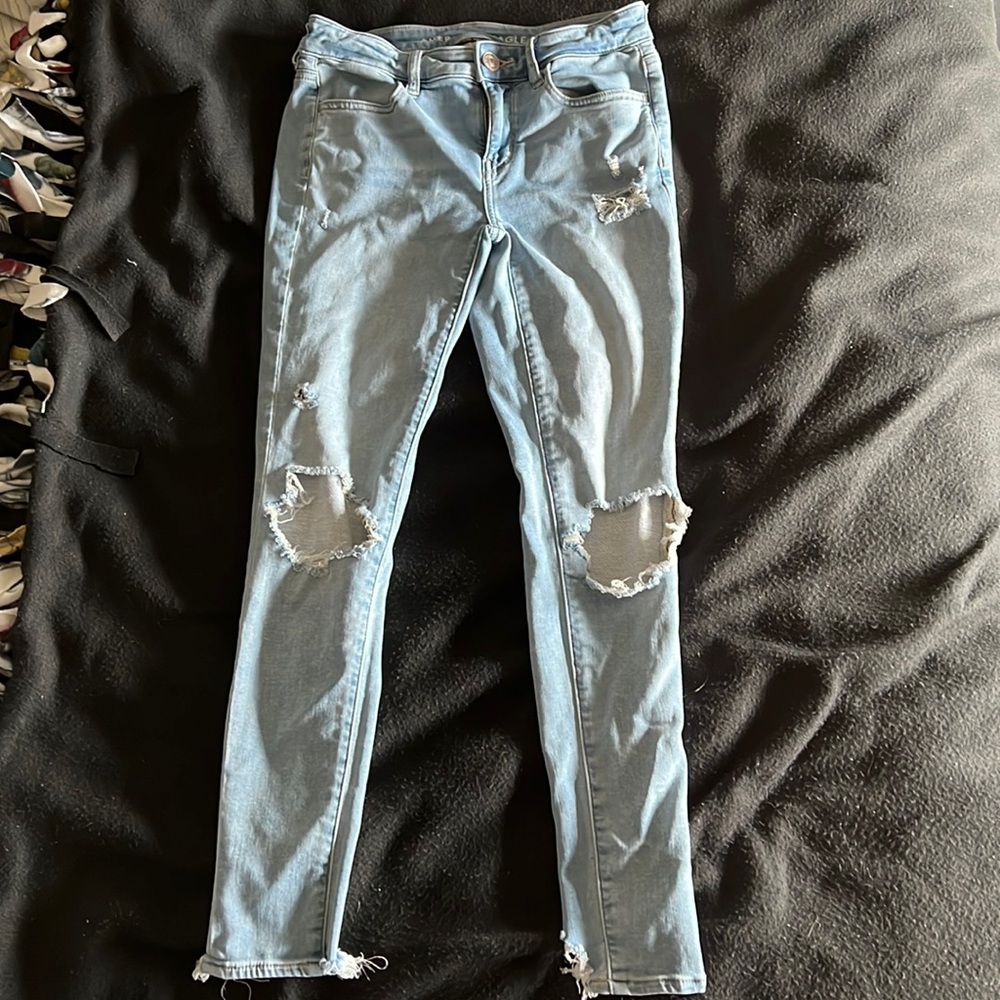 ripped american eagle skinny jeans